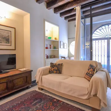 Sotoportego Venier By Interhome * Velence